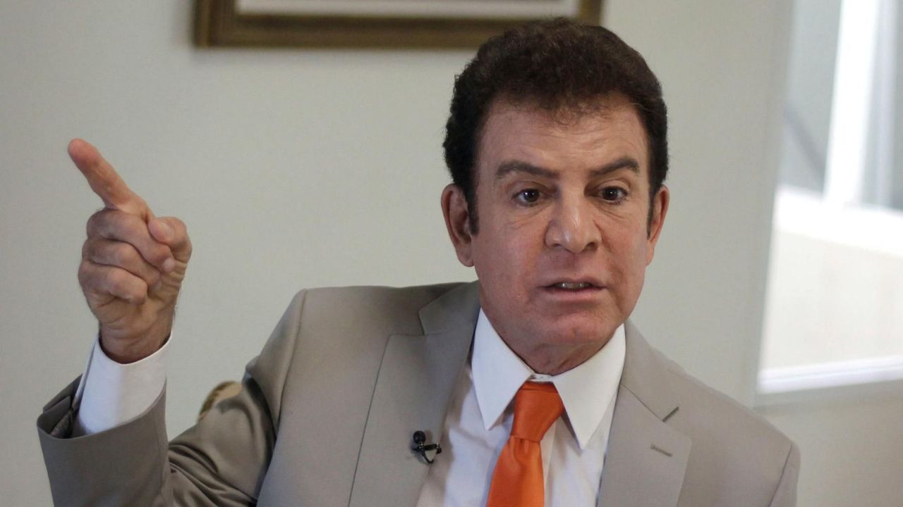 Comisión agraria 'es ilegal' y habrá expropiaciones como en Chile, Cuba y Venezuela: Nasralla Imagen de Comisión agraria 'es ilegal' y habrá expropiaciones como en Chile, Cuba y Venezuela: Nasralla