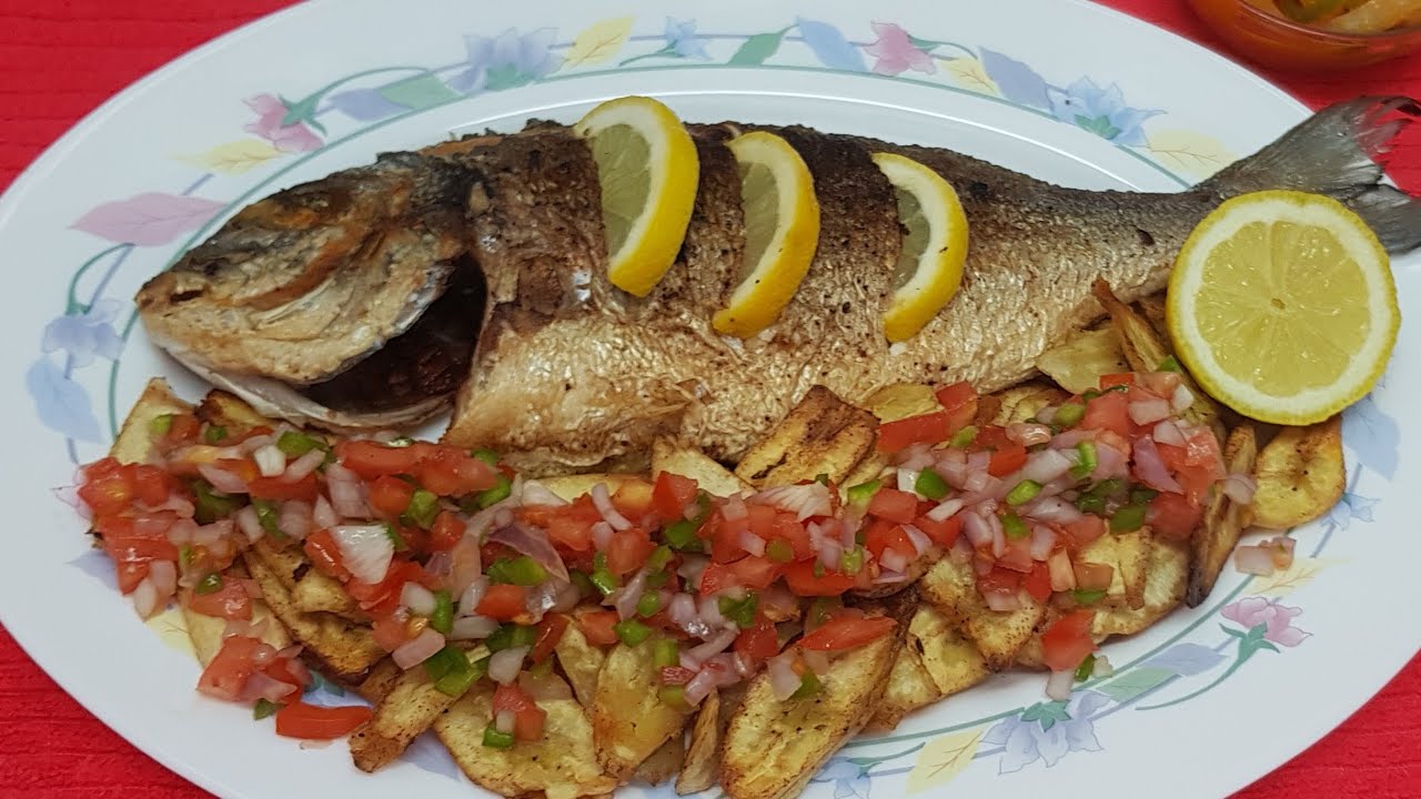A muchos hondureños les gusta la opción de tajadas con pescado. Foto: HCH