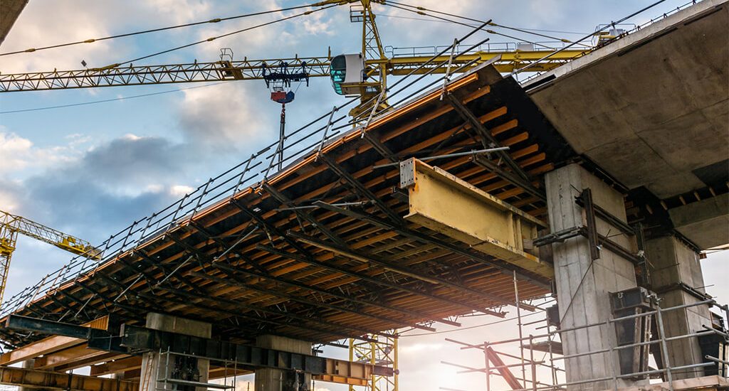 Construcción de puentes. Foto: Alquiler de Maquinaria