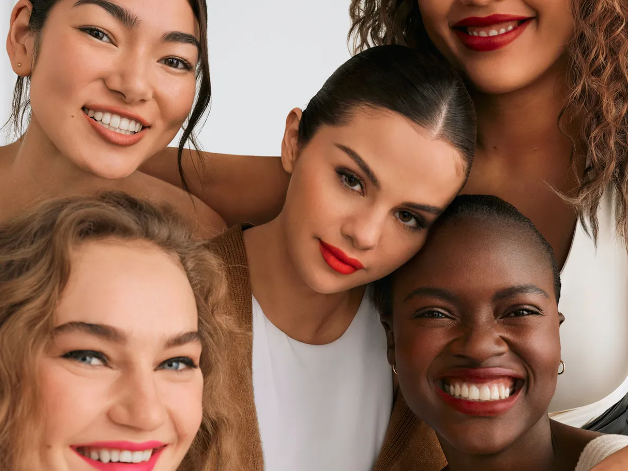Campaña de Rare Beauty. Foto: Rare Beauty