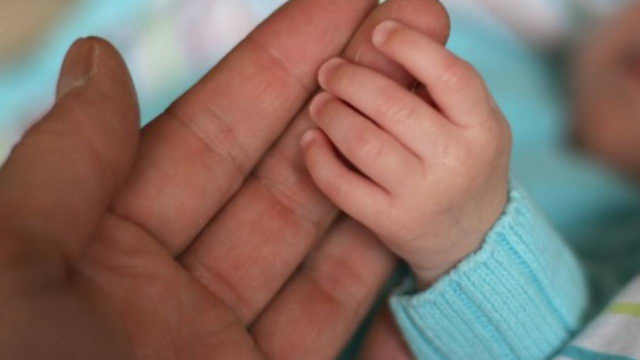 Niña de 15 meses fue abusada por su papá; la madre de la bebé tiene 14 años Imagen de Niña de 15 meses fue abusada por su papá; la madre de la bebé tiene 14 años