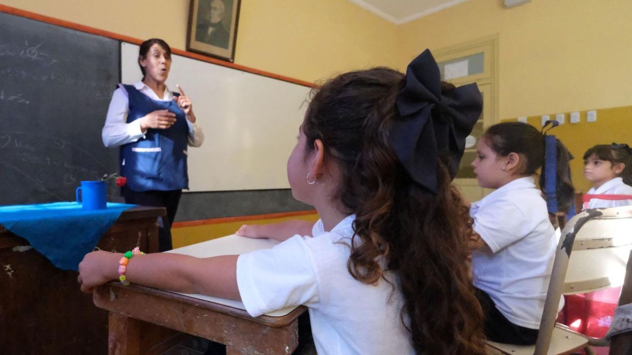 Imagen de Día del Maestro en Honduras: Se celebra el 17 de septiembre, frases e historia