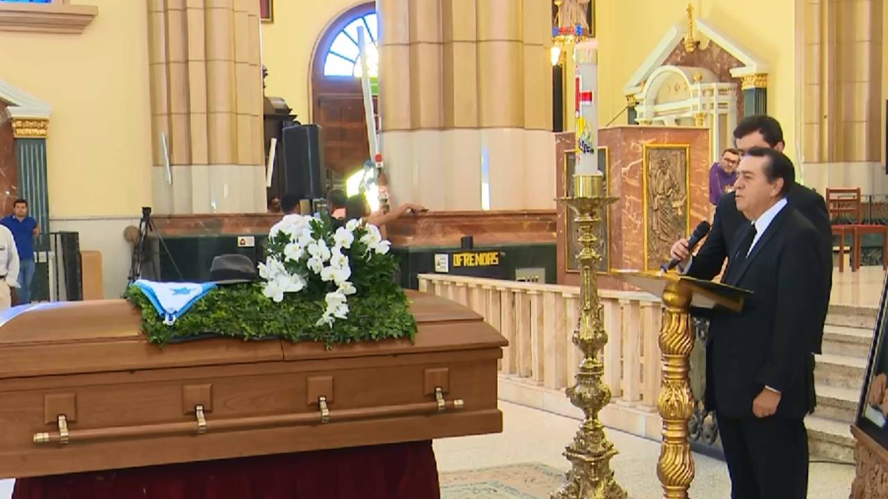 'Te agradecemos ese gran ejemplo de trabajo y honestidad': hijo de Jorge Bueso Arias Imagen de 'Te agradecemos ese gran ejemplo de trabajo y honestidad': hijo de Jorge Bueso Arias