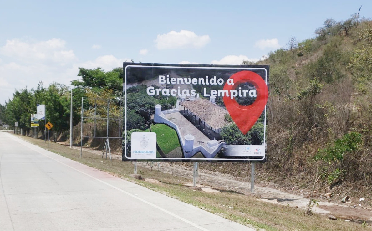 FHIS e IHT colocan rótulos de bienvenida en entradas a ciudades turísticas Imagen de FHIS e IHT colocan rótulos de bienvenida en entradas a ciudades turísticas