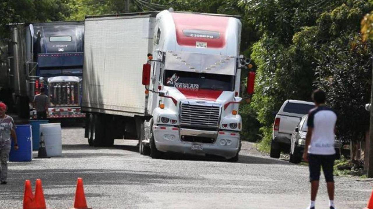 Imagen de 'Venimos vacíos': Transportistas hondureños aseguran que Costa Rica les prohíbe cargar productos