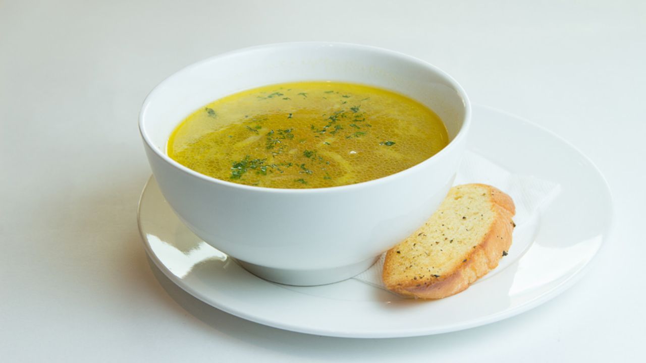 Caldo de pollo receta que te ayudará a un delicioso resultado Imagen de Caldo de pollo receta que te ayudará a un delicioso resultado