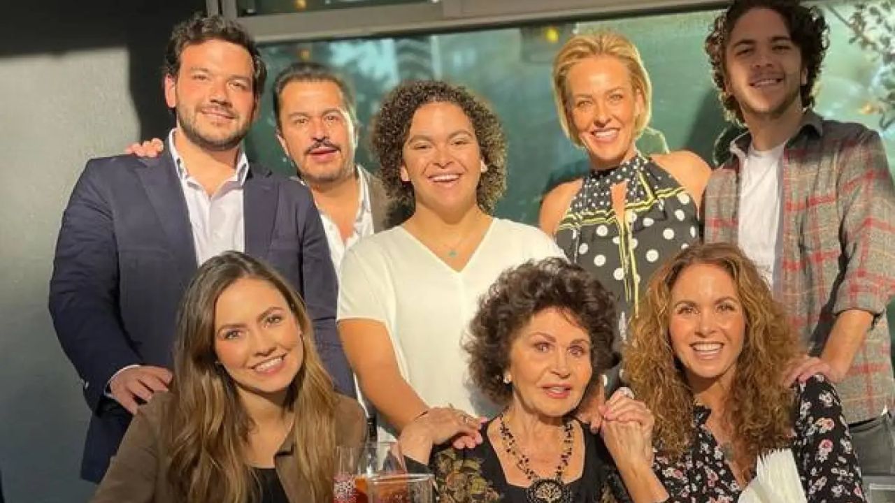 Hijos de Lucero y Mijares, quiénes son, cuantos años tienen y qué se dedican Imagen de Hijos de Lucero y Mijares, quiénes son, cuantos años tienen y qué se dedican