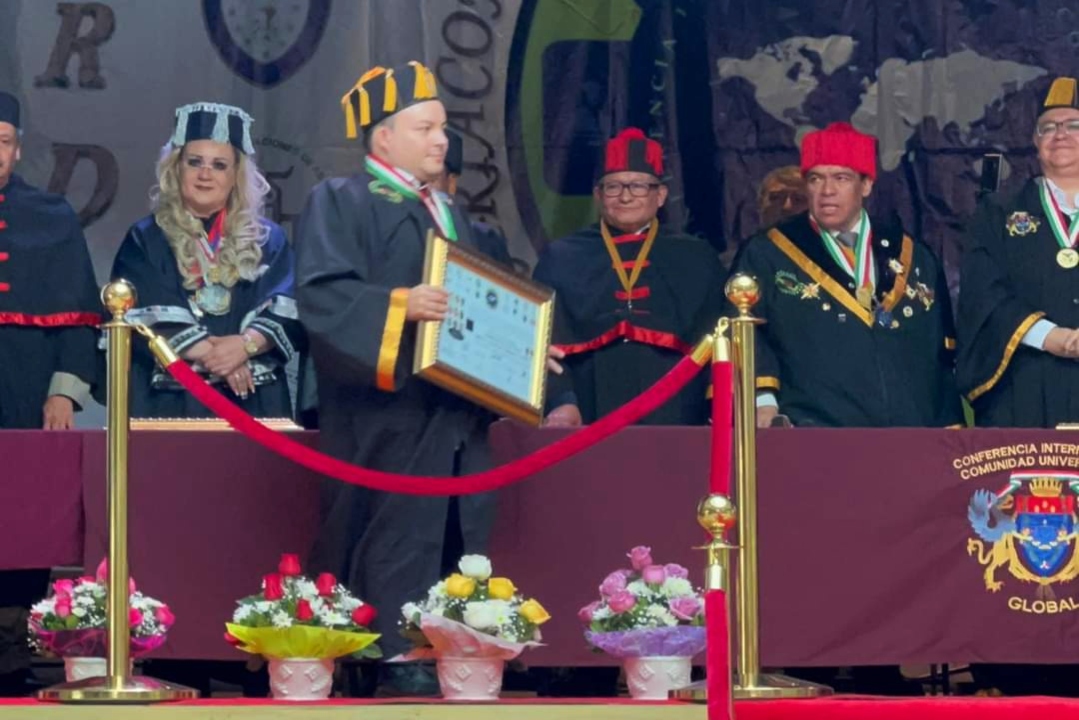 Imagen de Hondureño recibe doctorado honoris causa por labor humanitaria en México