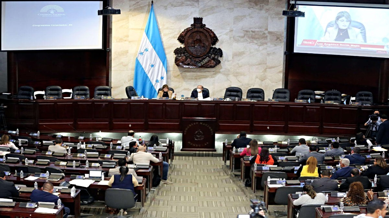 Imagen de Luis Redondo nombra comisión especial de diálogo legislativo; se reunirán el miércoles