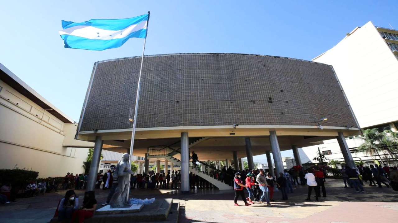 Imagen de 'Queremos dialogar entre jefes de bancada, no con la Comisión de Diálogo': Tomás Zambrano