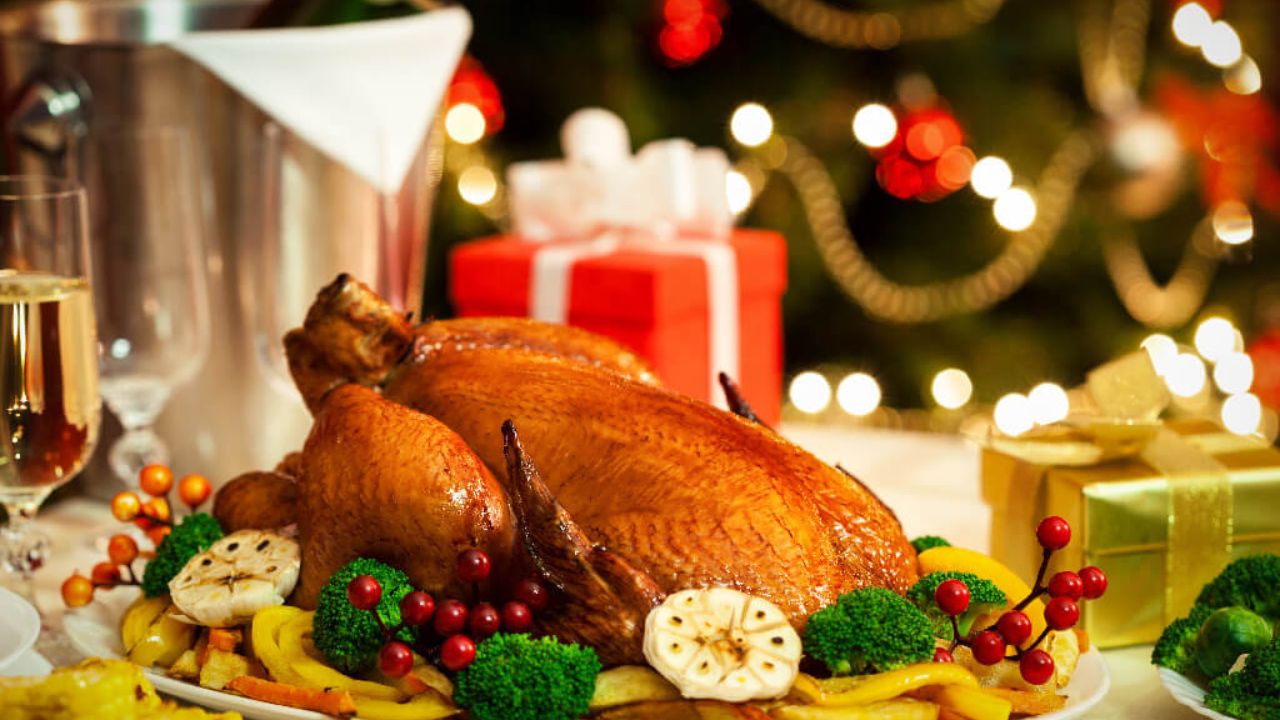 Pollo relleno navideño receta, aprende a cocinar este platillo para la cena de Navidad Imagen de Pollo relleno navideño receta, aprende a cocinar este platillo para la cena de Navidad