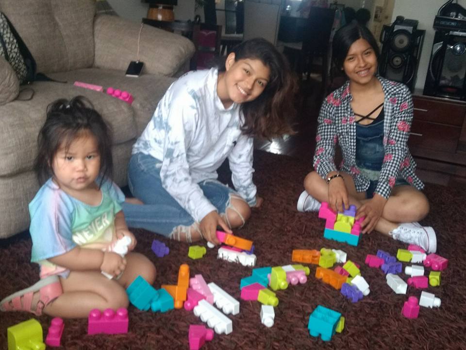 Las tres hijas de Dilbert Aguilar. Foto: Facebook