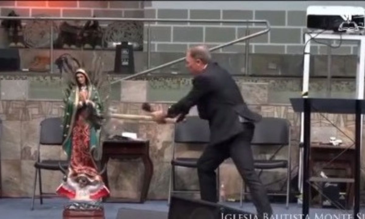 VIDEO: Pastor rompe figura de la virgen de Guadalupe con un hacha Imagen de VIDEO: Pastor rompe figura de la virgen de Guadalupe con un hacha
