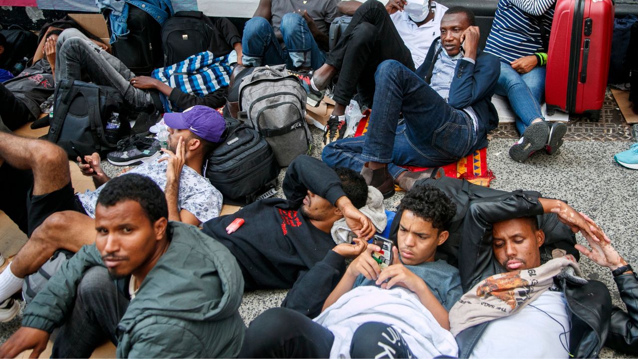 Imagen de Juez detiene polémica ley de Texas que autoriza a policías a expulsar migrantes
