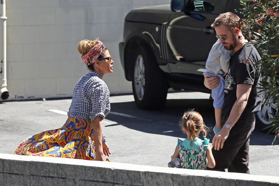 La pareja tiene dos hijas de siete y nueve años de edad . Foto: TheImageDirect.com
