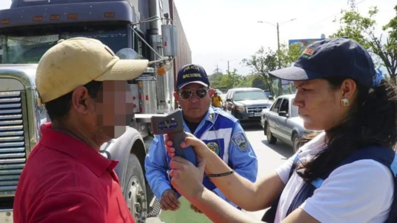 Alta positividad en pruebas de alcoholemia aplicadas a conductores de transporte público Imagen de Alta positividad en pruebas de alcoholemia aplicadas a conductores de transporte público