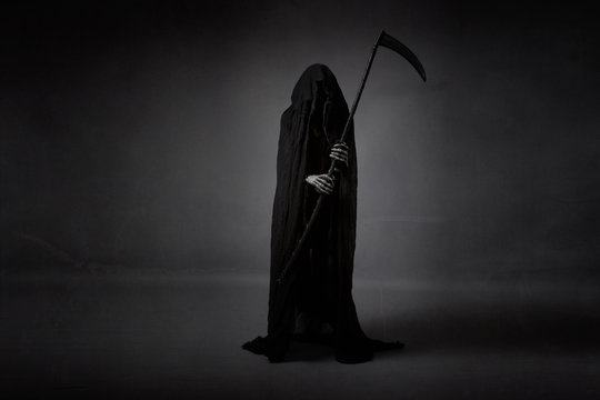 La muerte también posee herramientas como el reloj de arena, Foto: Adobe Stock
