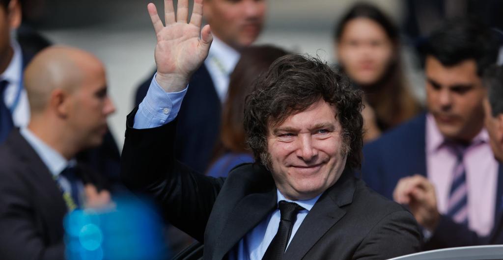 Javier Milei busca volver a lanzar la propuesta para la aceptación de la Ley Ómnibus con los diputados. Foto:Voz de América