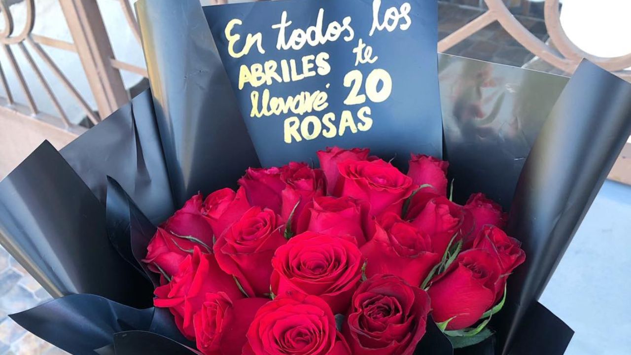 ¿Cuándo se regalan 20 rosas en abril?¿Qué significa que te las regalen? Imagen de ¿Cuándo se regalan 20 rosas en abril?¿Qué significa que te las regalen?