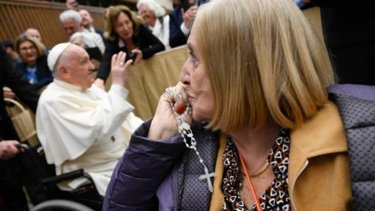 Papa Francisco: 'Los ancianos no deben ser dejados solos sino vivir en familia' Imagen de Papa Francisco: 'Los ancianos no deben ser dejados solos sino vivir en familia'