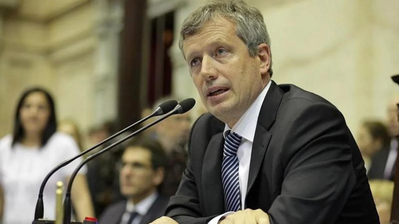 ¿Quién es Emilio Monzó?, ¿qué fue lo que dijo sobre la Ley Ómnibus del presidente Milei? Imagen de ¿Quién es Emilio Monzó?, ¿qué fue lo que dijo sobre la Ley Ómnibus del presidente Milei?
