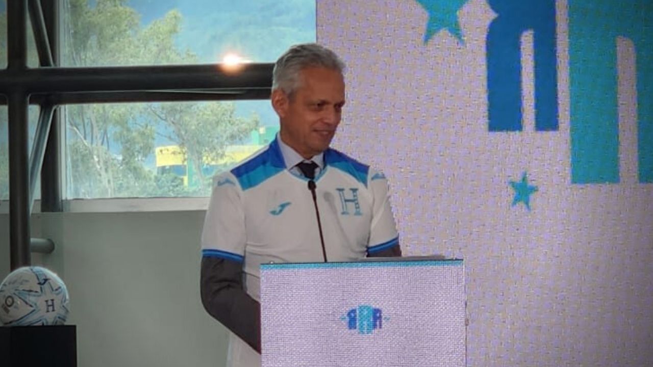Imagen de El día que Reinaldo Rueda, técnico de Honduras, dio cátedra en Barcelona de España