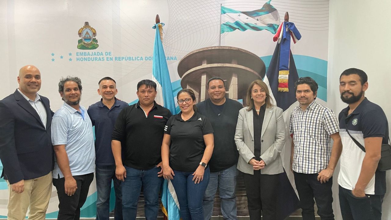 Rescatan a 7 hondureños que estaban en Haití Imagen de Rescatan a 7 hondureños que estaban en Haití