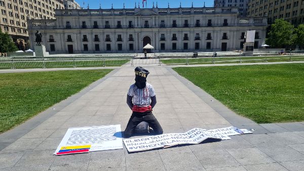 El exmilitar se hizo conocido en Chile por protestar frente al Palacio de la Moneda. Foto: Cortesía