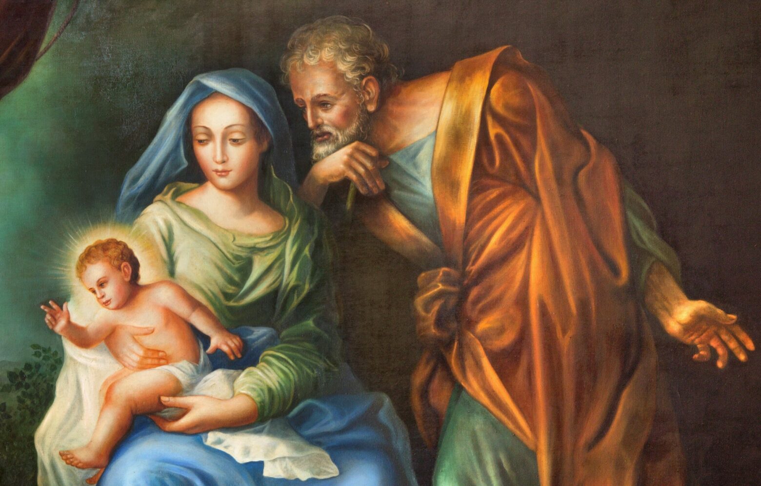 pintura de la Virgen María sosteniendo en sus brazos a Jesus y su padre José observandolos