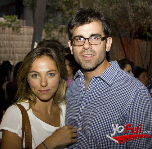 Mariana y Francisco abrazados