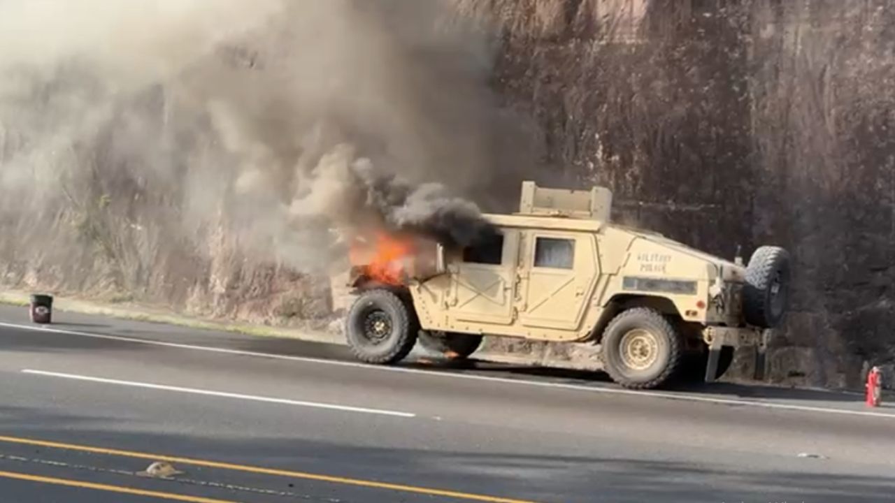 Se incendia vehículo militar en plena carretera CA-5 Imagen de Se incendia vehículo militar en plena carretera CA-5