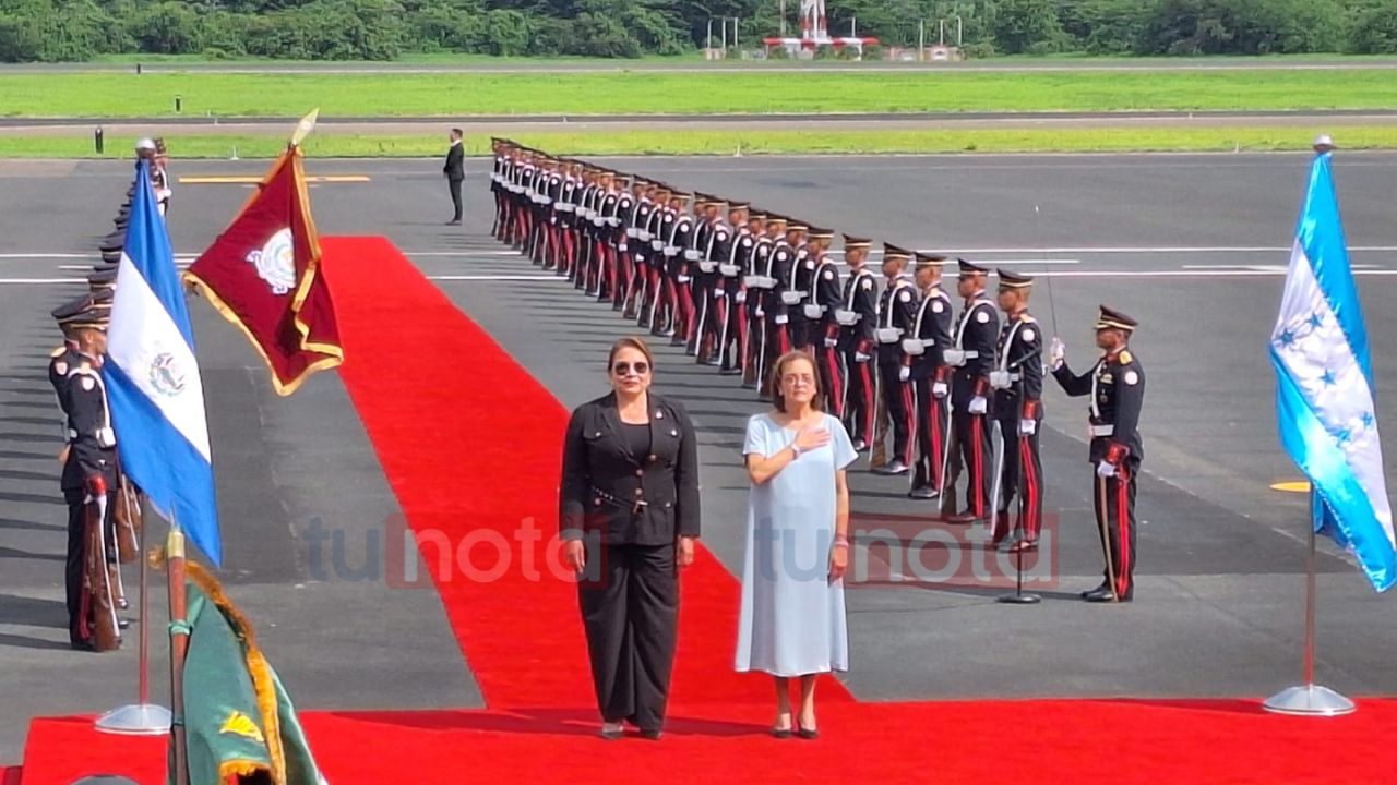 Presidenta Xiomara Castro llega a El Salvador para participar en segunda investidura de Bukele Imagen de Presidenta Xiomara Castro llega a El Salvador para participar en segunda investidura de Bukele