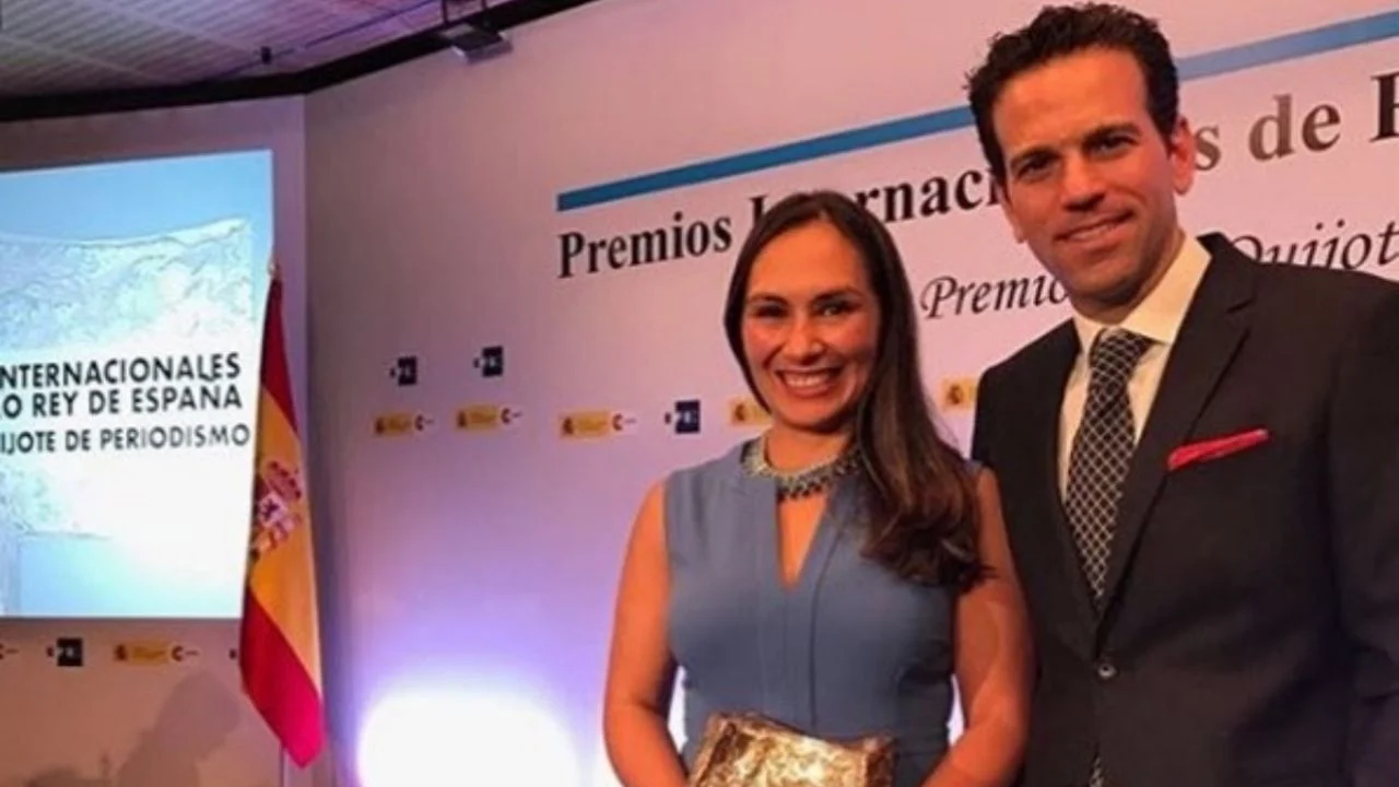 Esposa de Loret de Mola, periodista Mexicano¿Quién es y a qué se dedica? Imagen de Esposa de Loret de Mola, periodista Mexicano¿Quién es y a qué se dedica?