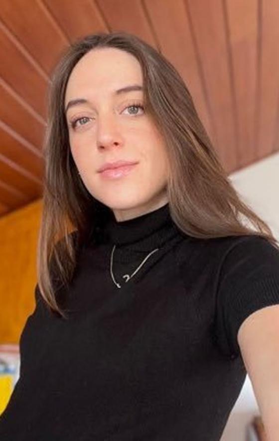 mujer posando