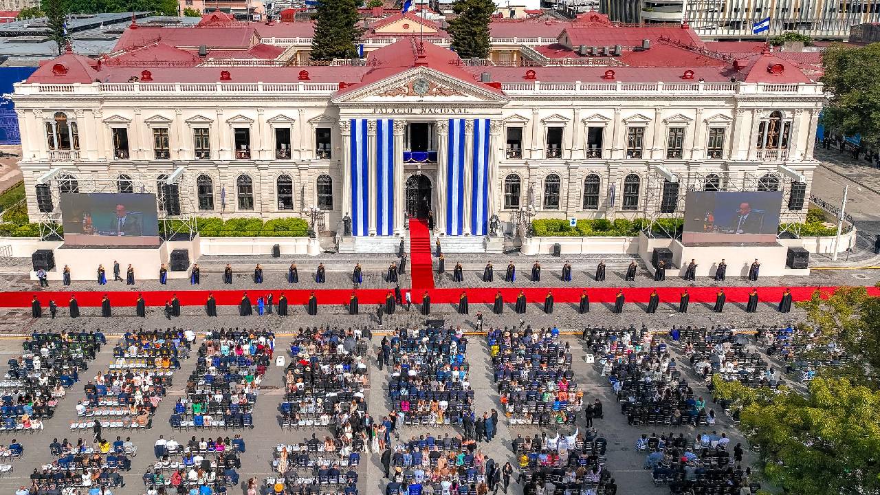 Comienza en El Salvador la investidura de Bukele, en la que están el rey de España y Milei Imagen de Comienza en El Salvador la investidura de Bukele, en la que están el rey de España y Milei