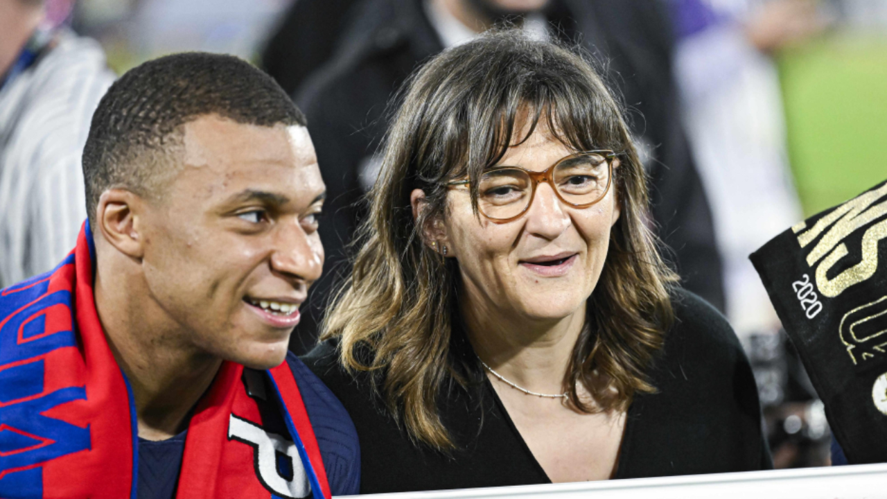 Fayza Lamari junto a su hijo mbappe