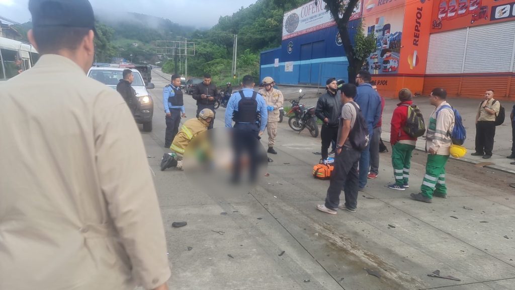 Escena donde el motociclista hondureño murió arrollado por conductor ebrio