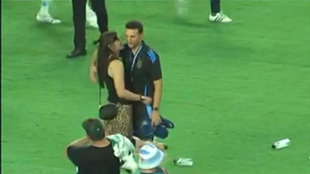  Escaloni y Elisa Montero tras la final de la Copa América 2024. 