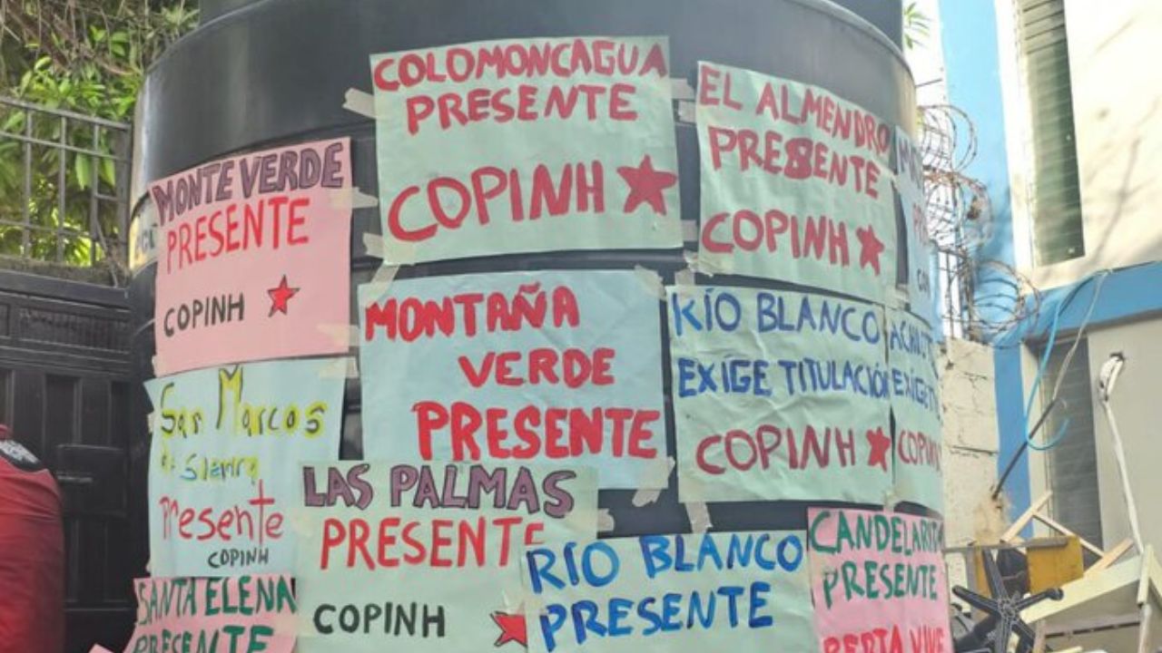'INA, títulos ya, sin pajas', claman campesinos exigiendo acceso a la tierra Imagen de 'INA, títulos ya, sin pajas', claman campesinos exigiendo acceso a la tierra
