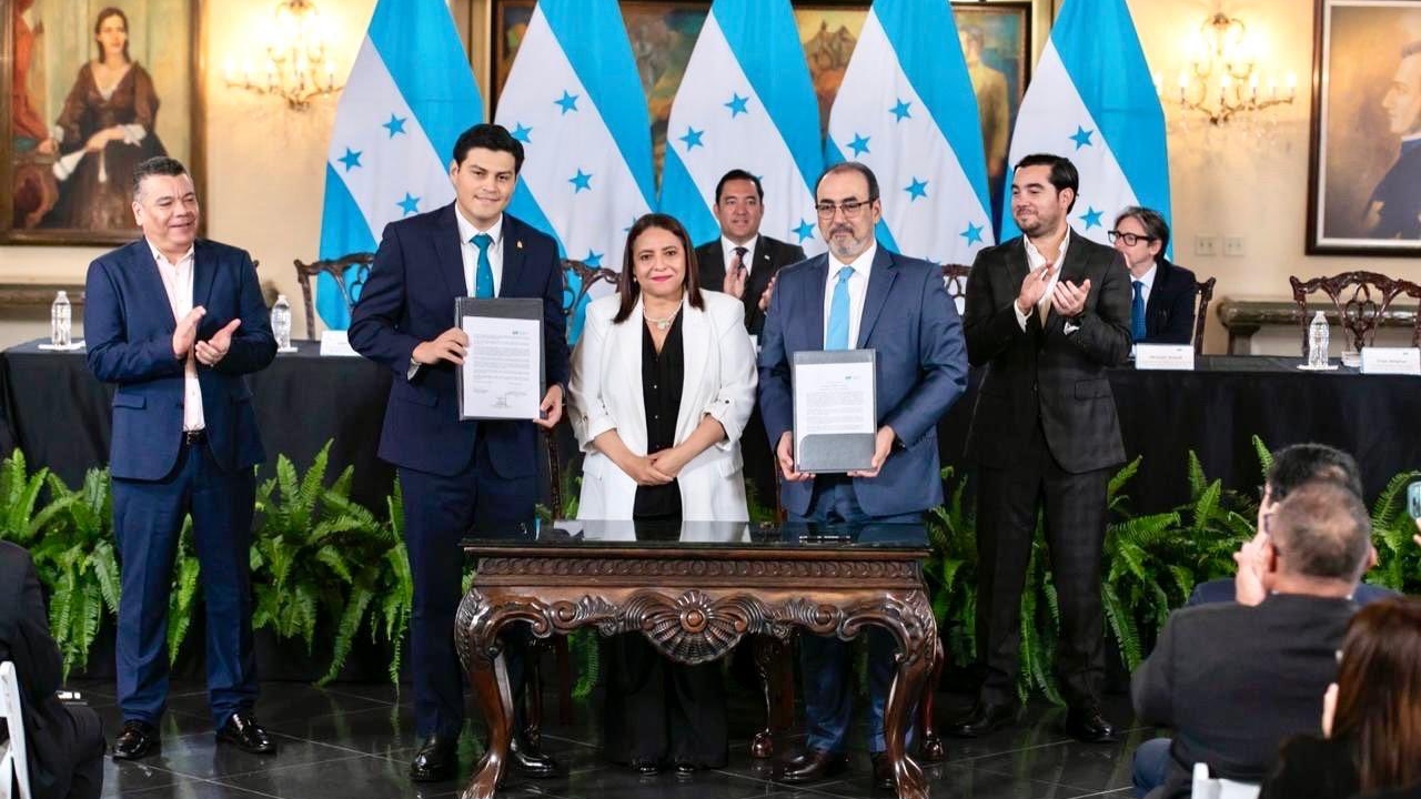 Honduras y CAF firman préstamos por $350 millones para proyectos sociales Imagen de Honduras y CAF firman préstamos por $350 millones para proyectos sociales