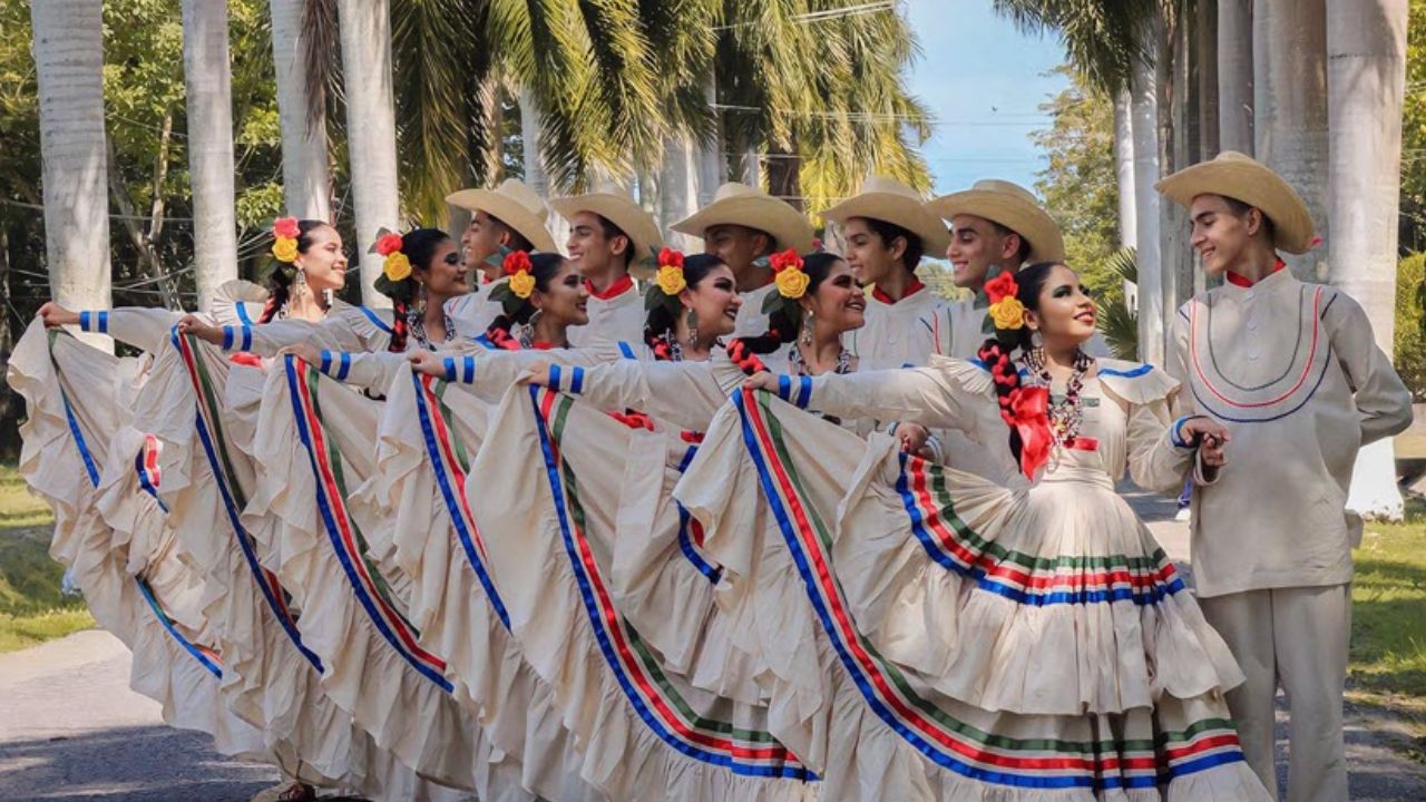 Traje típico de Honduras para hombre y mujer, los mejores atuendos Imagen de Traje típico de Honduras para hombre y mujer, los mejores atuendos
