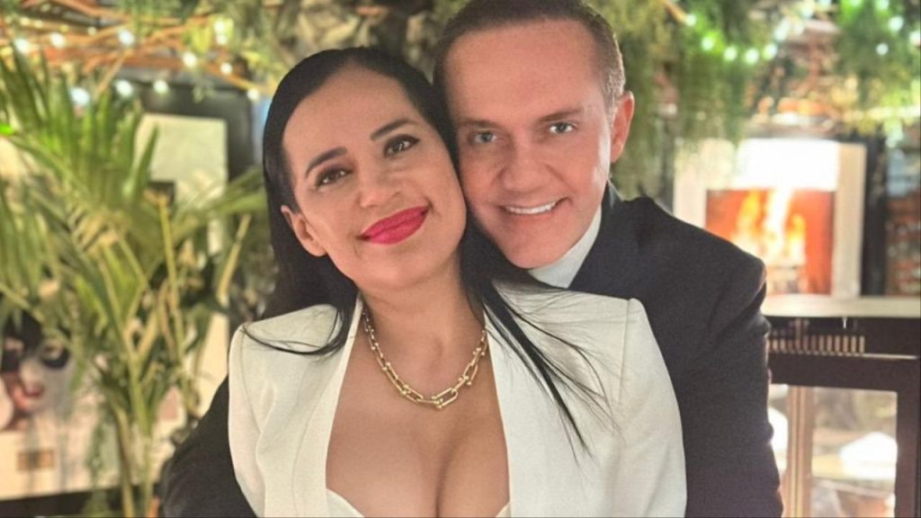 Adrián Rubalcava y Sandra Cuevas