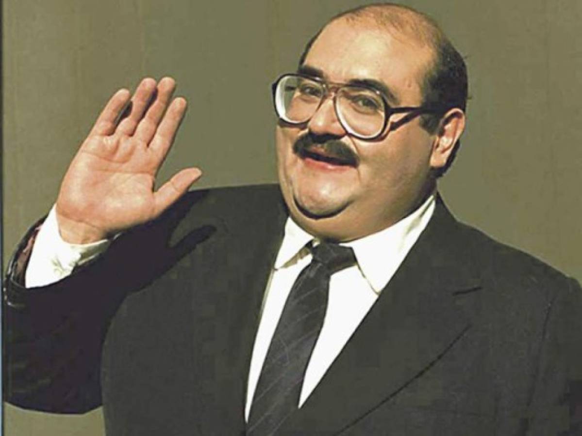 Señor Barriga saludando