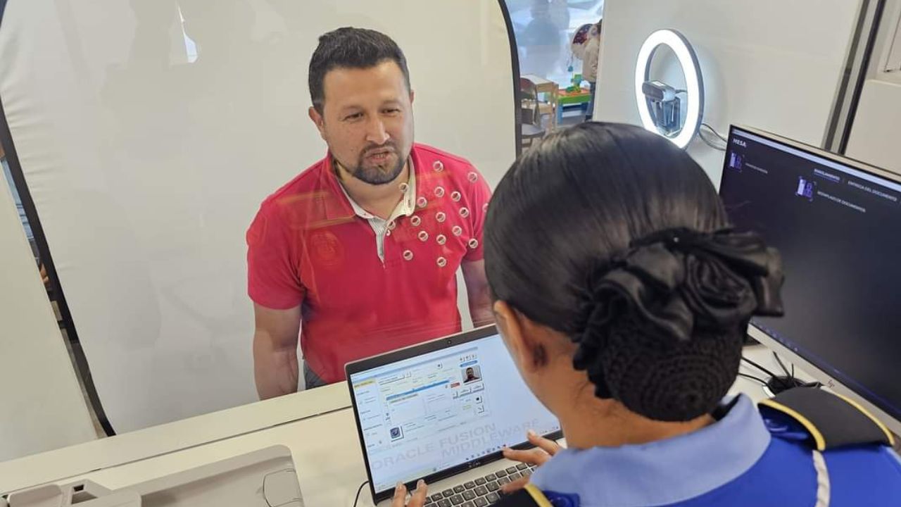 Imagen de DNVT inicia proceso de  renovación de licencias de conducir en España