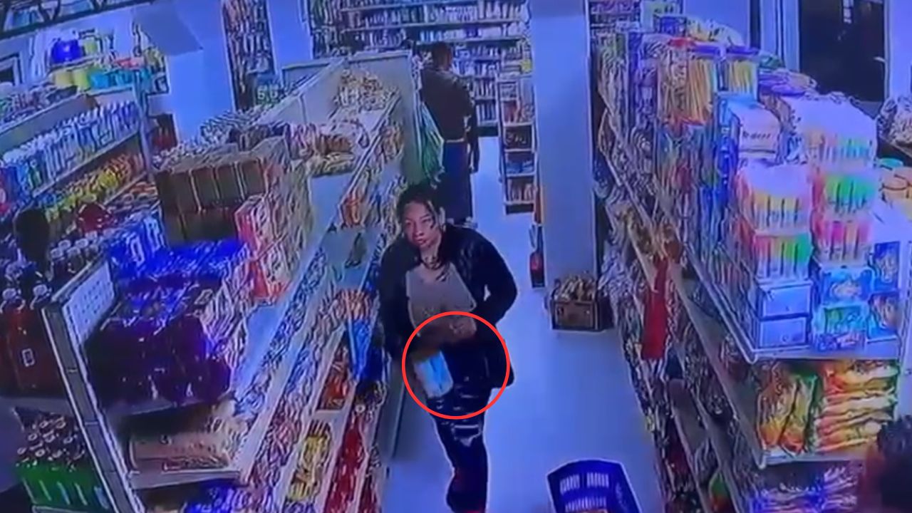 Captan a dos mujeres y un hombre robando en supermercado de Gracias