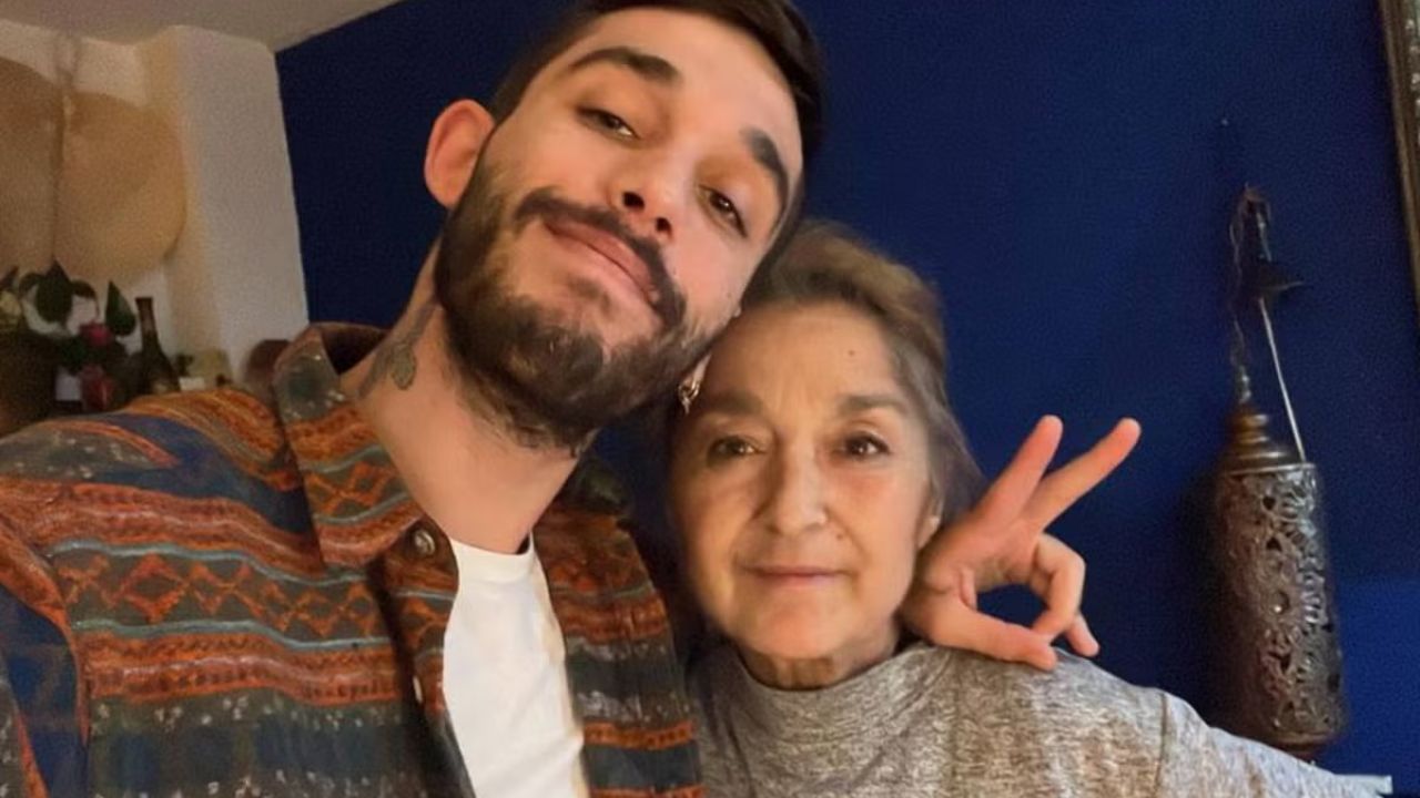 Amelia Álvarez y su hijo Víctor Elías.