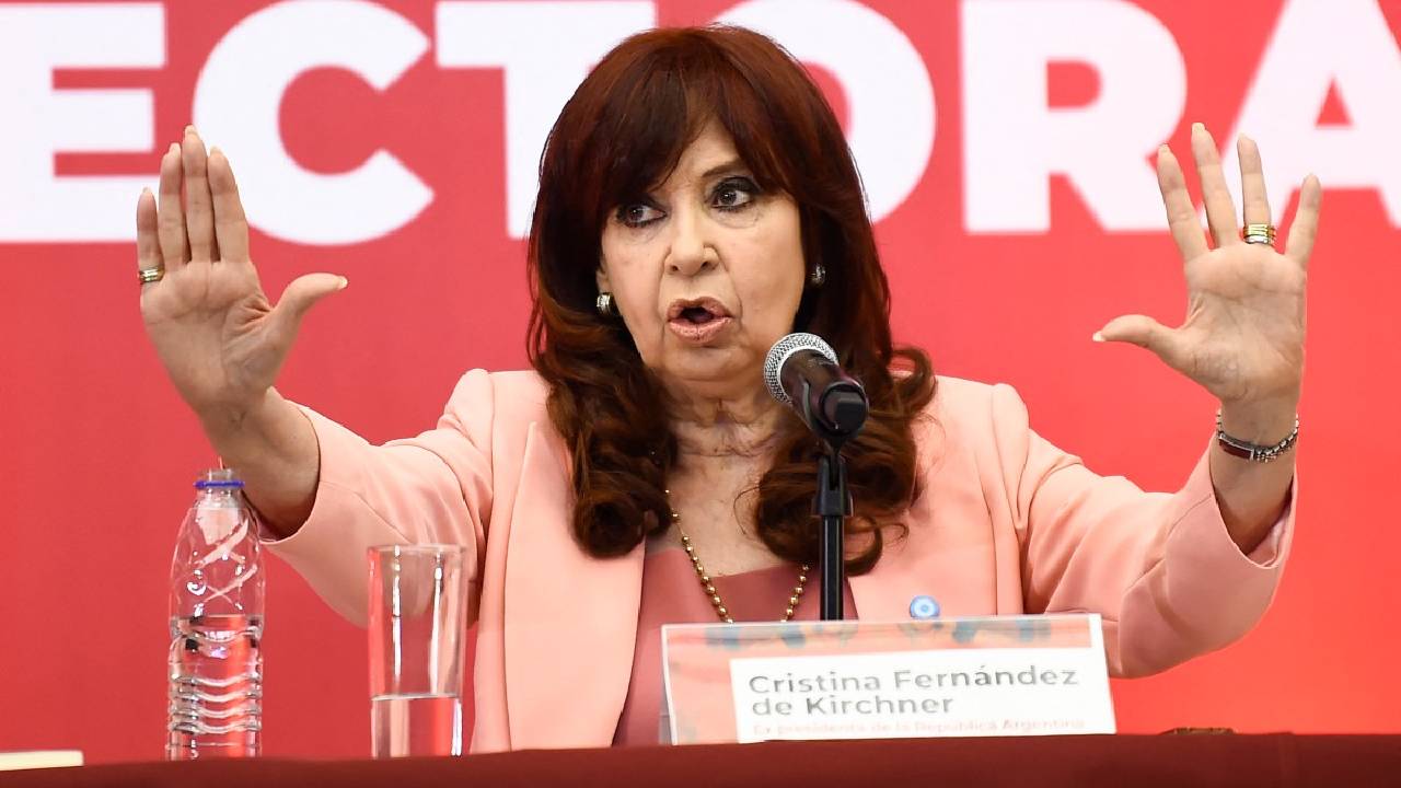 Tribunal ratifica condena de 6 años de prisión e inhabilitación a Cristina Kirchner Imagen de Tribunal ratifica condena de 6 años de prisión e inhabilitación a Cristina Kirchner