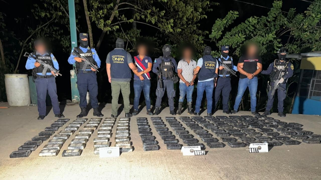 Capturan a tres hombres con 136 kilos de supuesta cocaína en Colón Imagen de Capturan a tres hombres con 136 kilos de supuesta cocaína en Colón