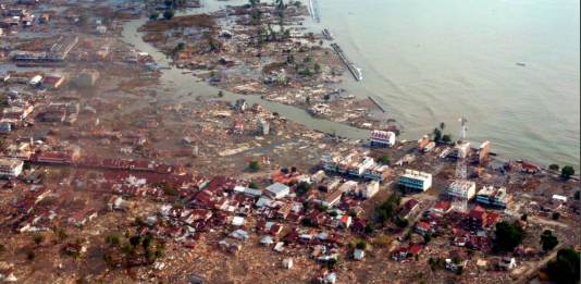 Foto del tsunami en Tailandia ocurrido en 2004
