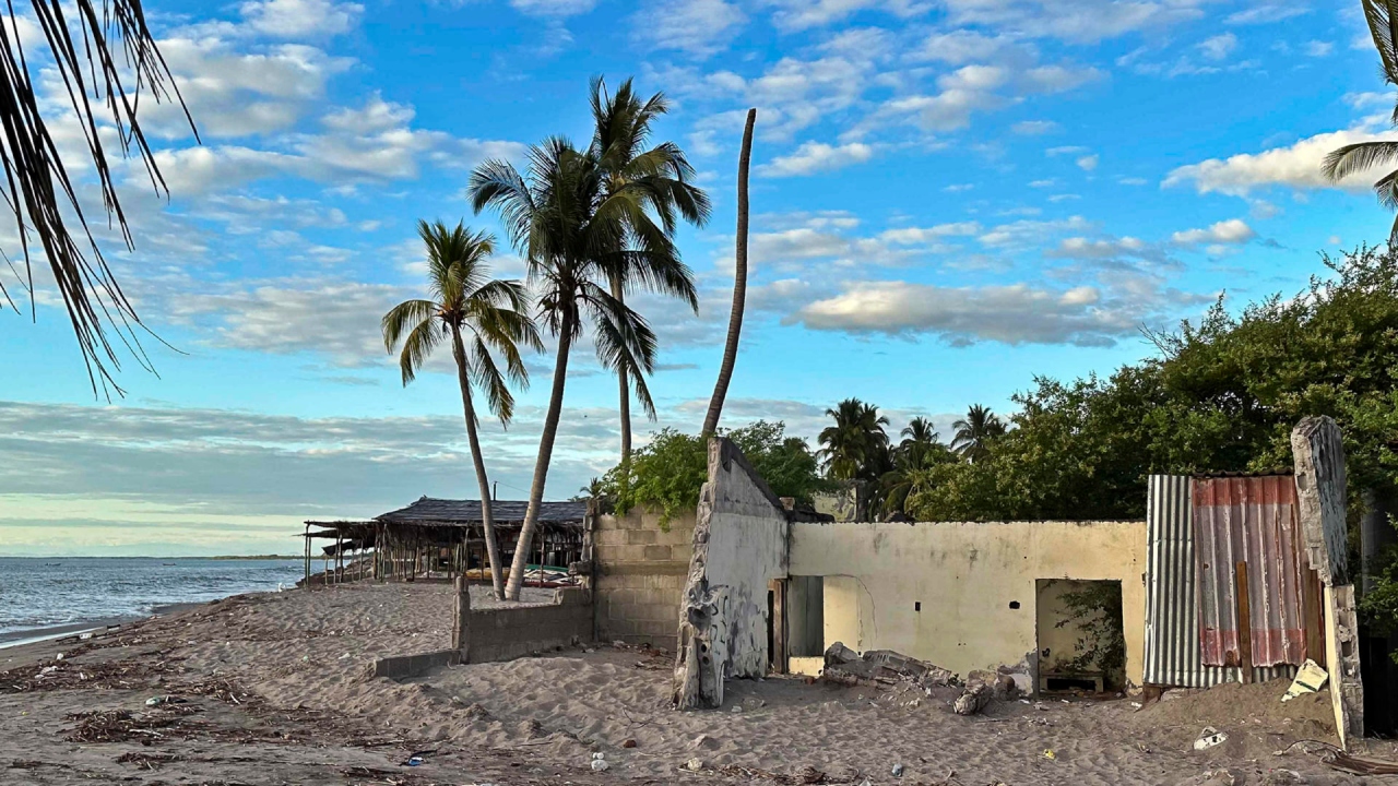 Imagen de Cedeño, la aldea que va perdiendo su batalla contra el mar